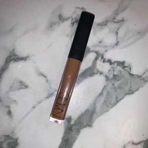 🤎 Nars Radiant Creamy Concealer in Amande